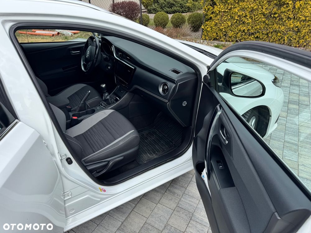 Toyota Auris 1.6 Comfort - 10