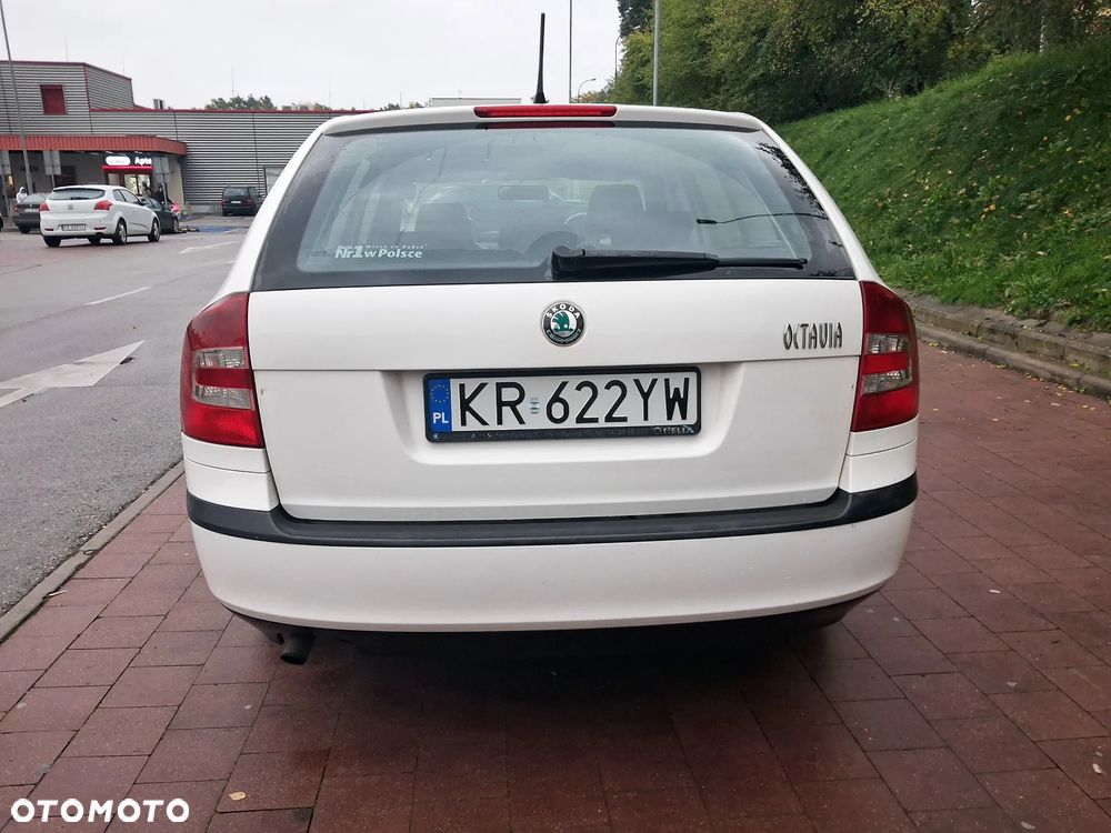 Skoda Octavia 1.6 Tour - 3