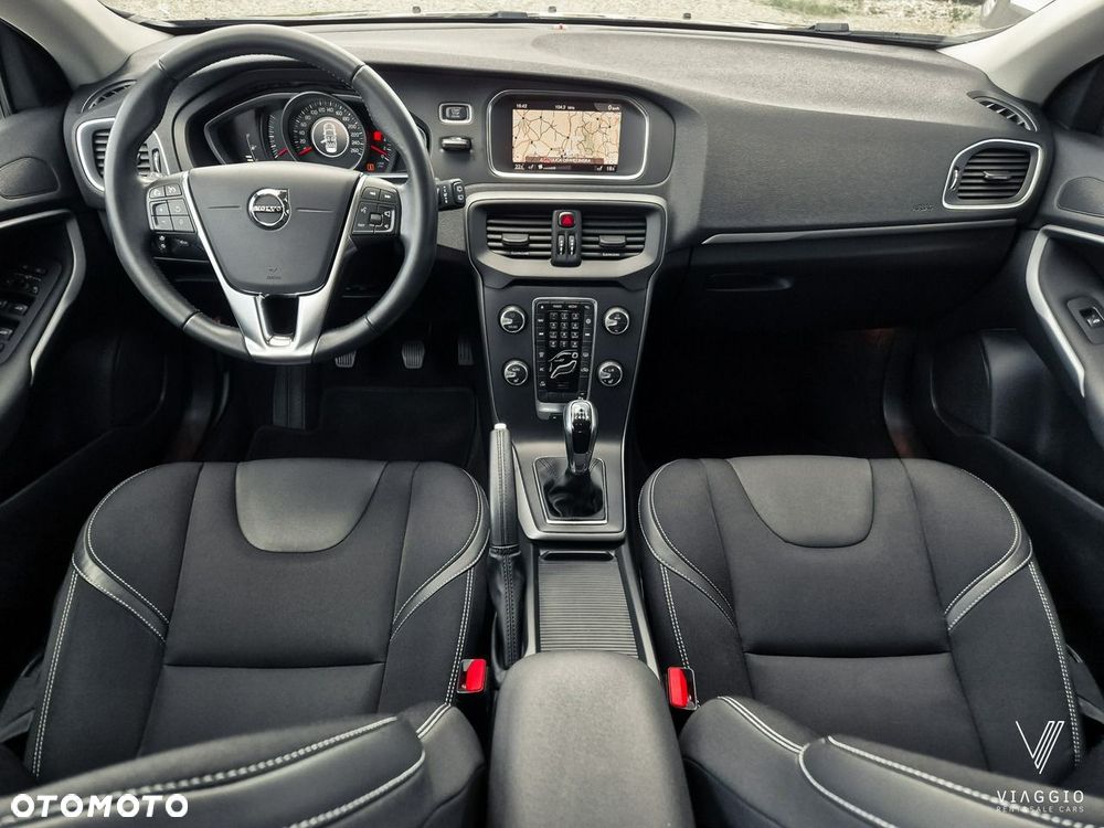 Volvo V40 T2 Momentum - 15