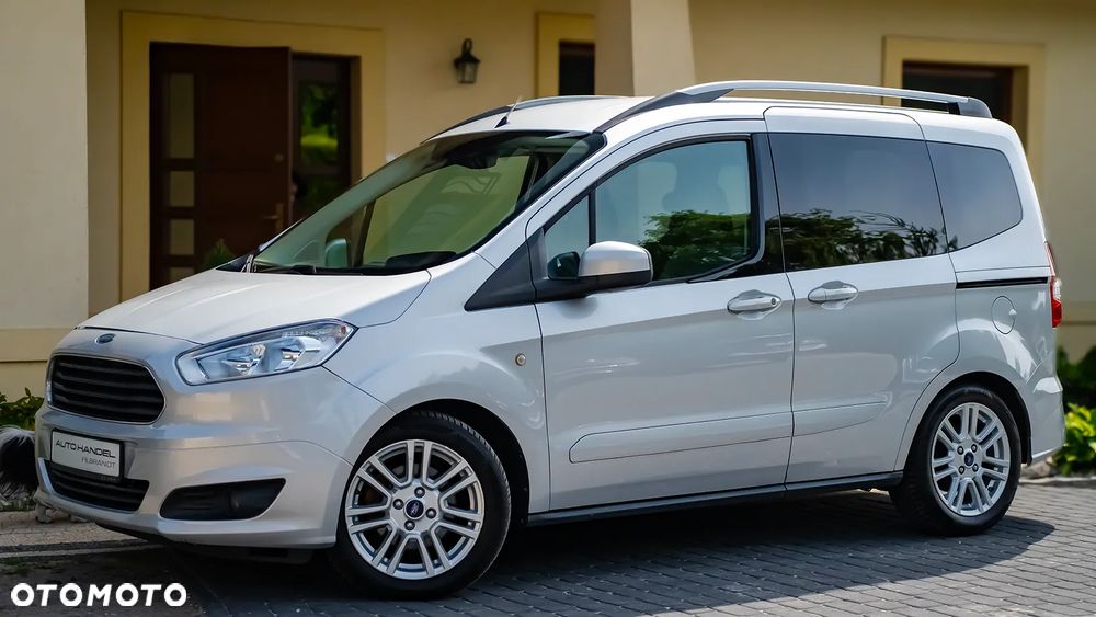 Ford Tourneo Courier 1.5 TDCi S&S Ambiente - 10