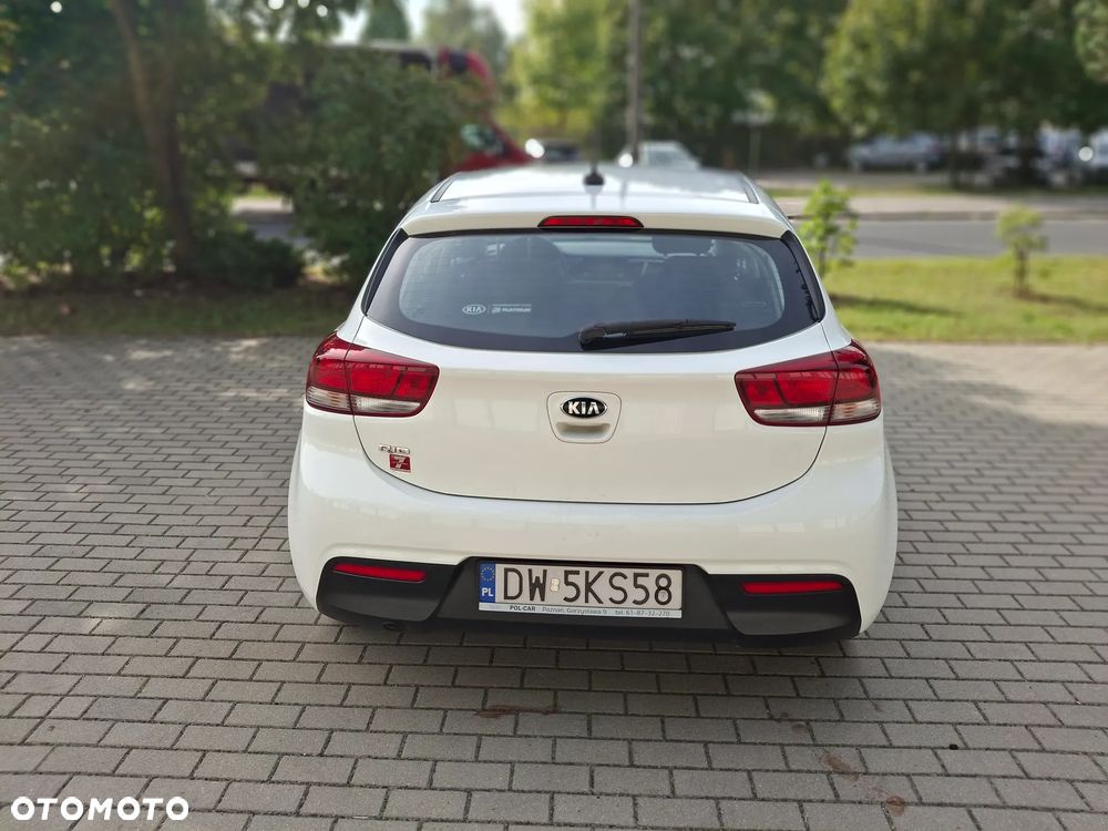Kia Rio - 7