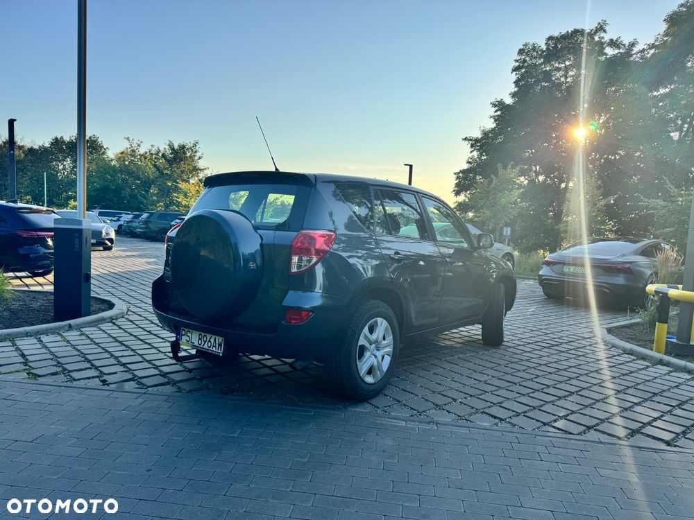 Toyota RAV4 2.2 D-4D Premium - 3