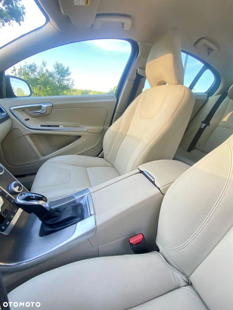 Volvo S60 T5 Drive-E Base - 6