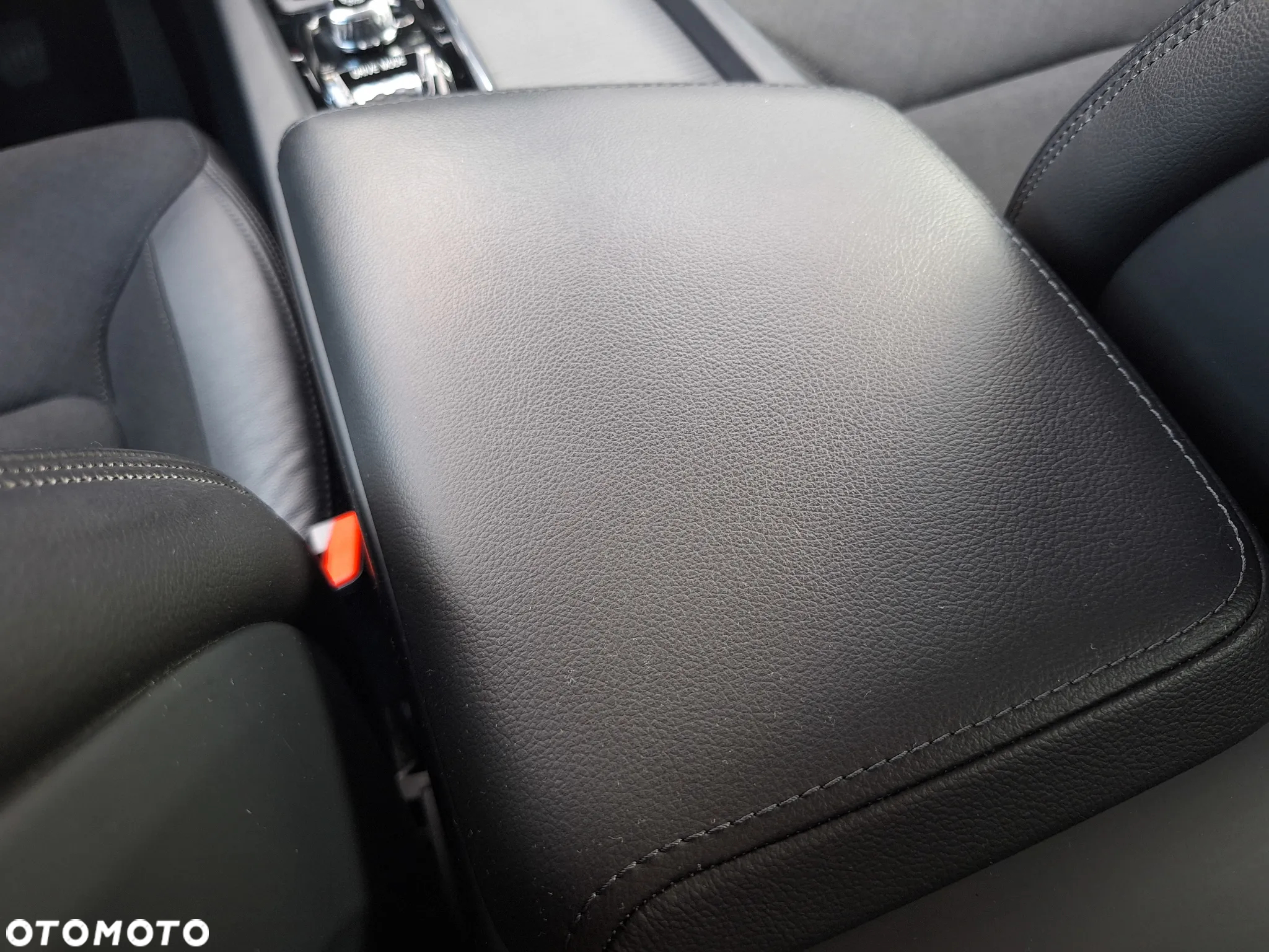Volvo V60 D4 Momentum Pro - 32