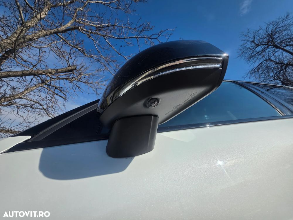 Volvo XC 40 B4 AT8 AWD Mild Hybrid Inscription - 28