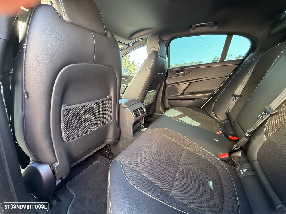 Jaguar XE 20d AWD Aut. R-Sport - 17