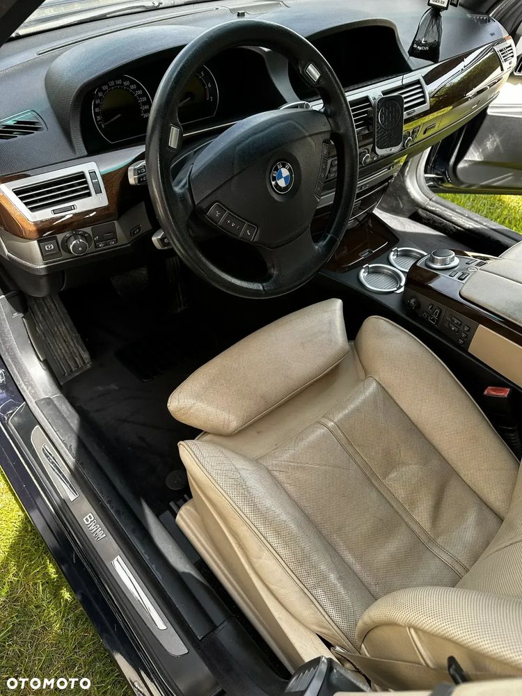 BMW Seria 7 750Li - 2