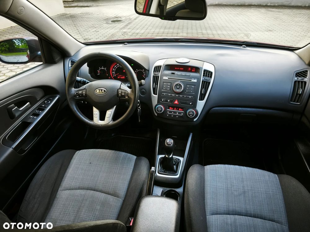 Kia Ceed 1.6 CRDi ISG Spirit - 19