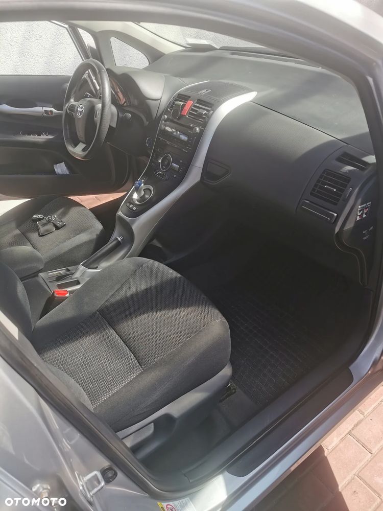 Toyota Auris 1.8 HSD Sol - 8