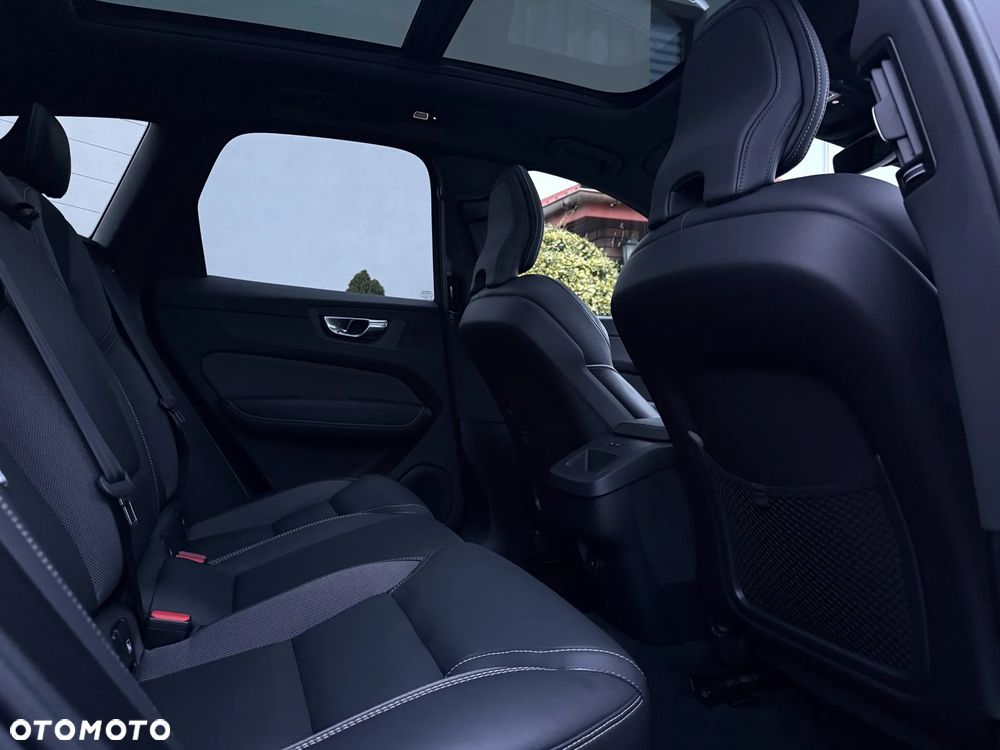 Volvo XC 60 B5 B AWD Geartronic RDesign - 14