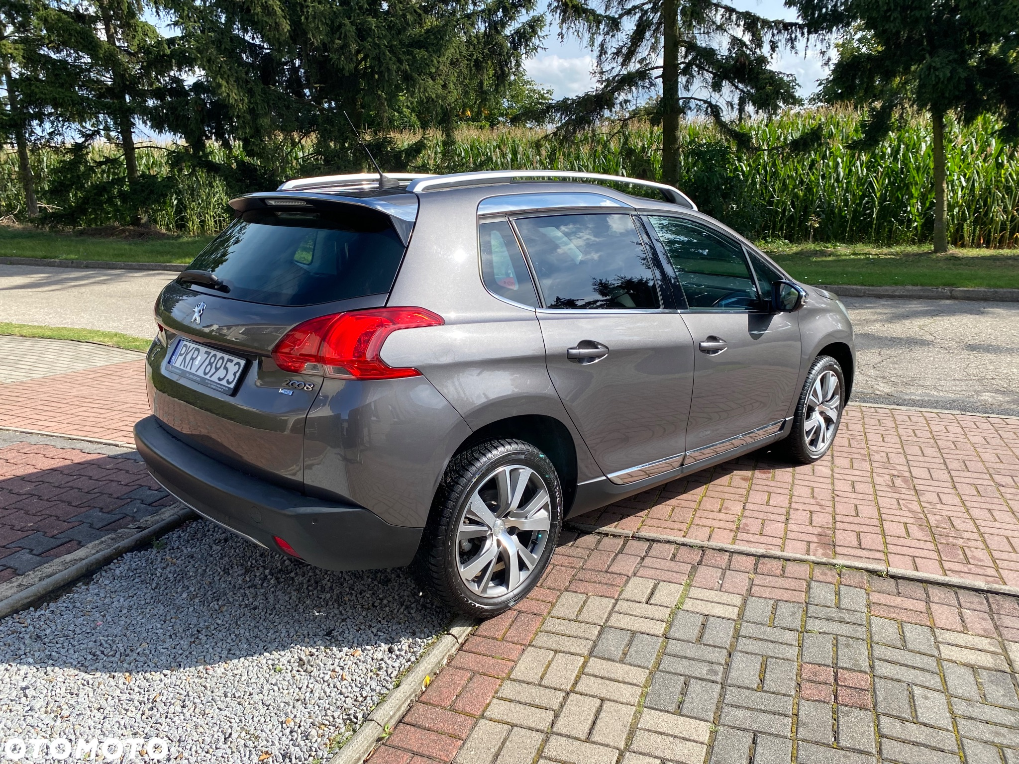 Peugeot 2008 1.6 e-HDi Allure S&S - 5