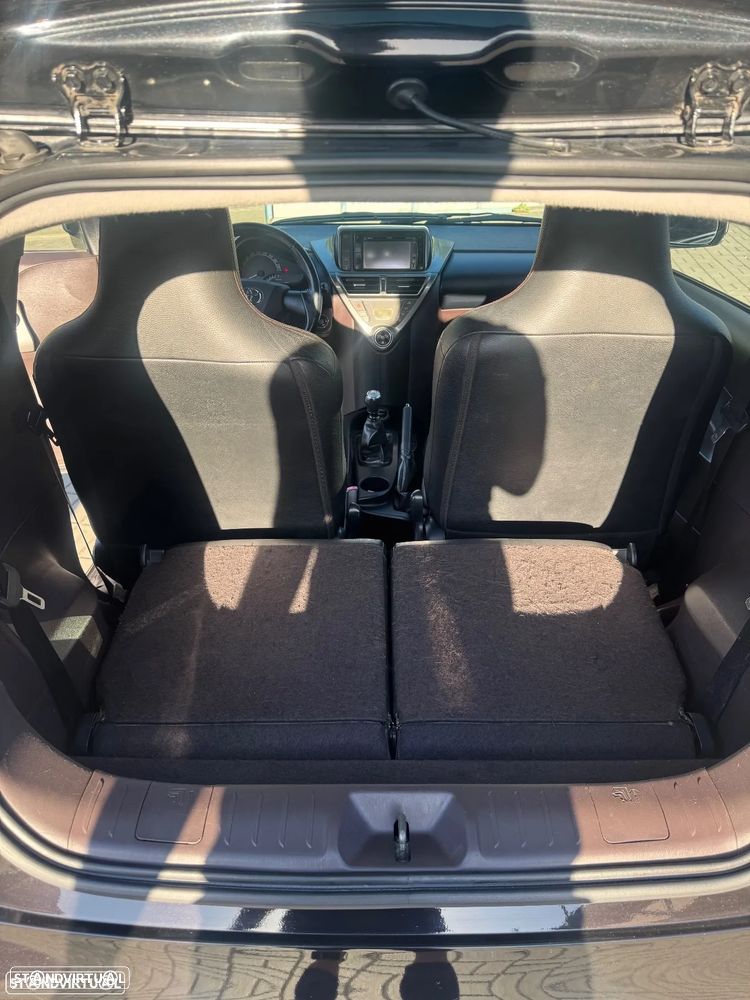 Toyota iQ 1.4 D-4D 2 EP+NAVI+Bluetooth - 25