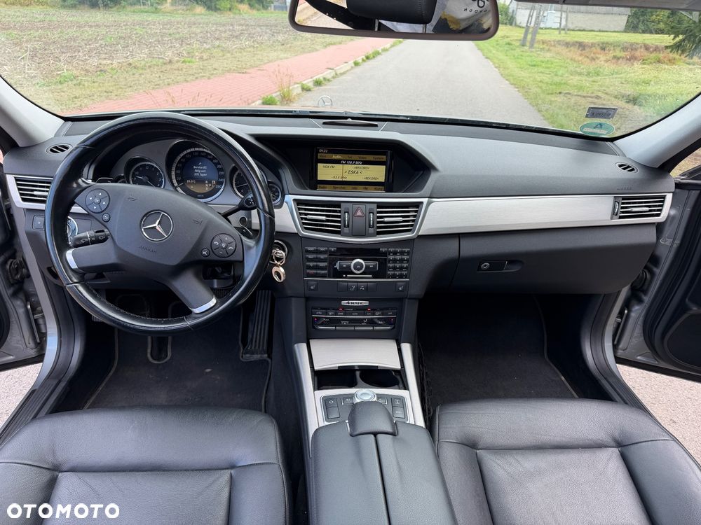 Mercedes-Benz Klasa E 350 CDI DPF 4Matic BlueEFFICIENCY 7G-TRONIC Elegance - 33