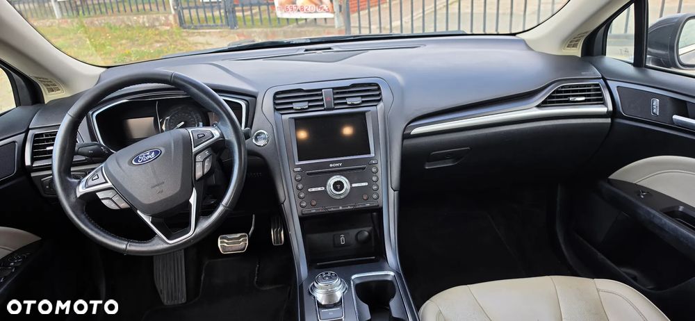 Ford Fusion 2.0 EcoBoost Titanium - 10
