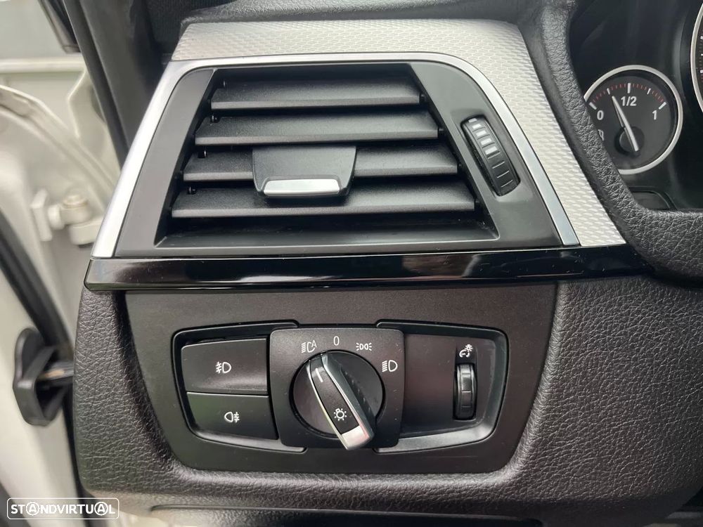 BMW 320 i Pack M Auto - 21