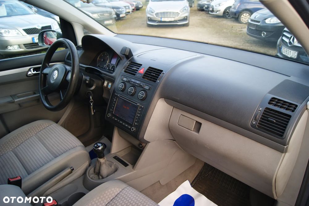 Volkswagen Touran 2.0 TDI Highline - 21