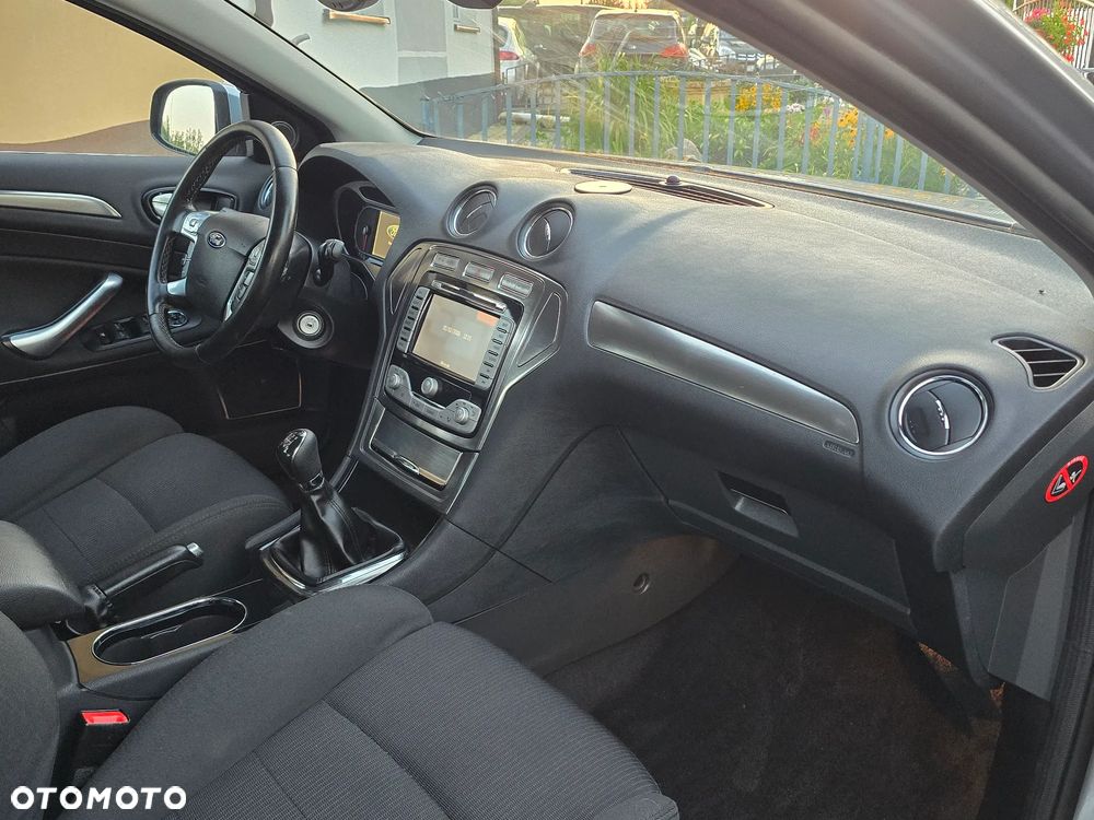 Ford Mondeo 2.0 Viva Titanium - 24