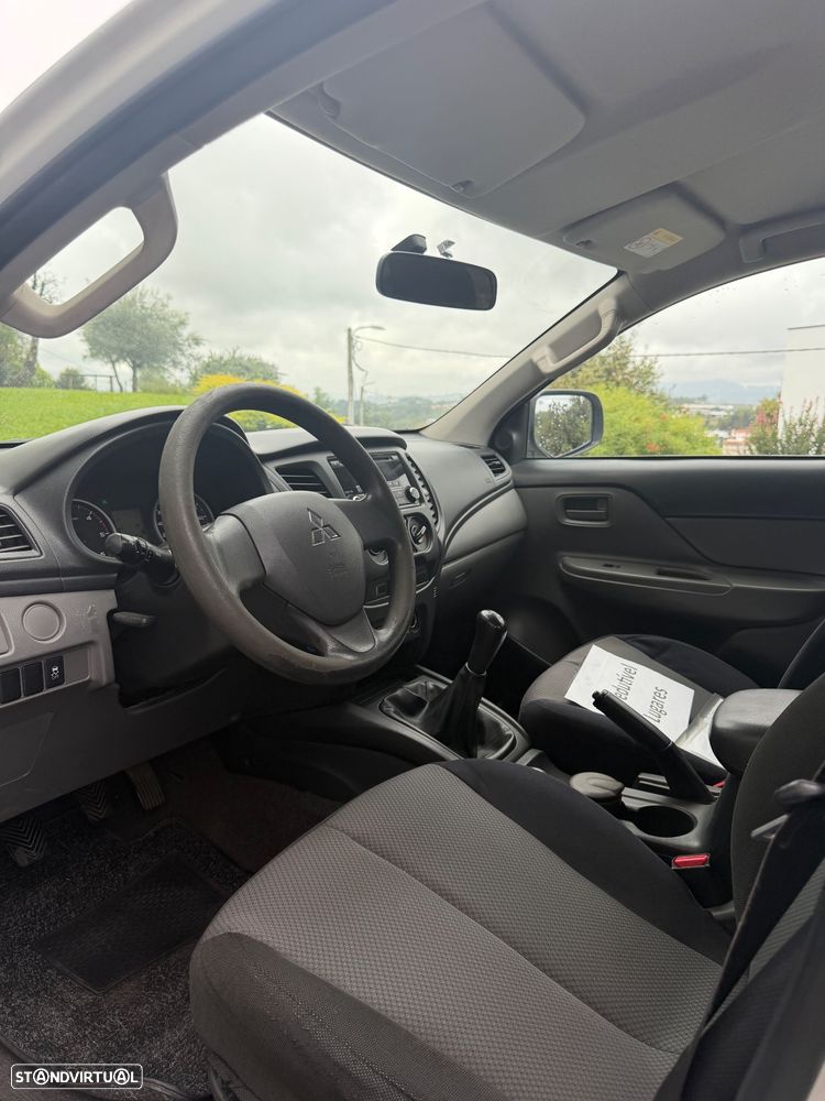 Mitsubishi L200 2.4 DI-D Club Invite 4WD - 4