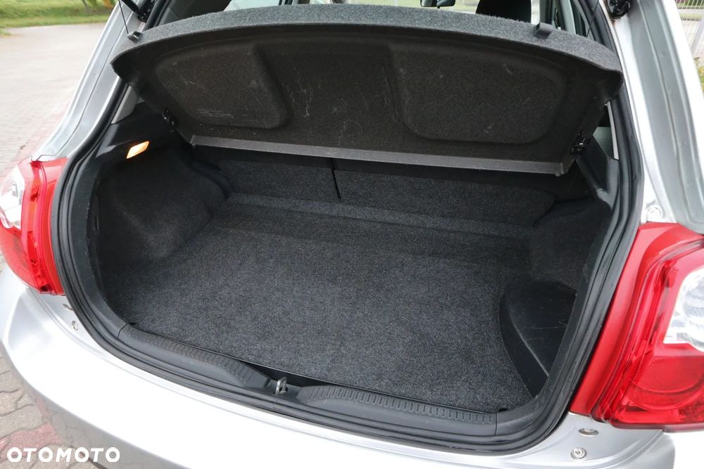 Toyota Auris 1.8 HSD Luna - 15