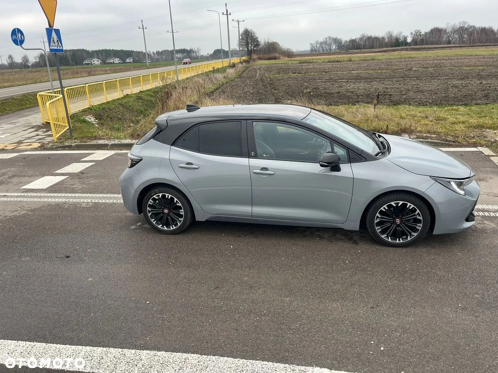 Toyota Corolla 1.8 Hybrid Selection - 11