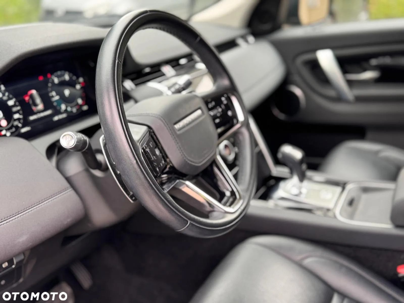 Land Rover Discovery Sport - 12