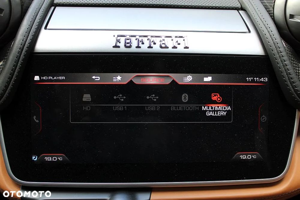 Ferrari GTC4Lusso - 37