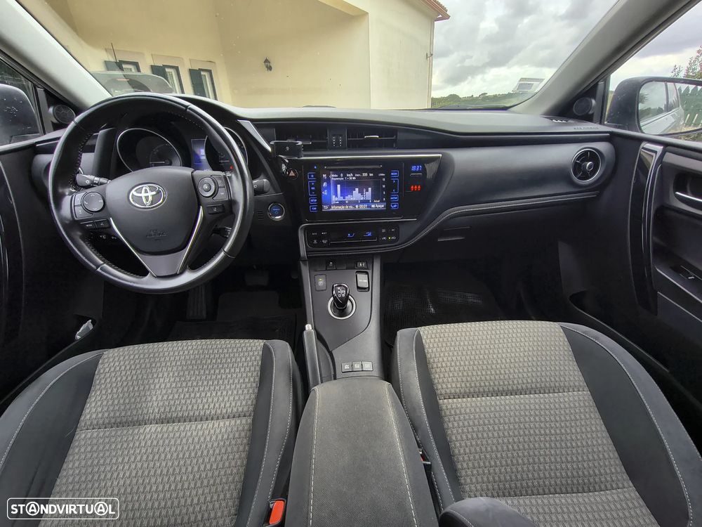 Toyota Auris Touring Sports 1.8 HSD Comfort +P.Techno+P.Sport - 6