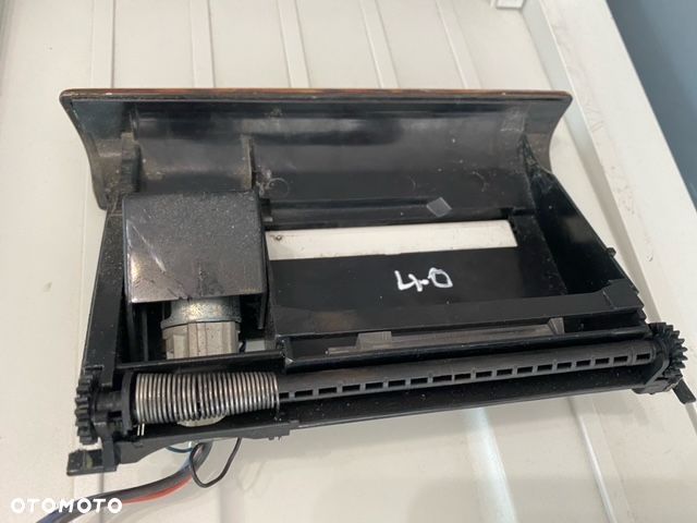 Popielniczka przód pod radio Audi A6 C5 4B0857951 - 2