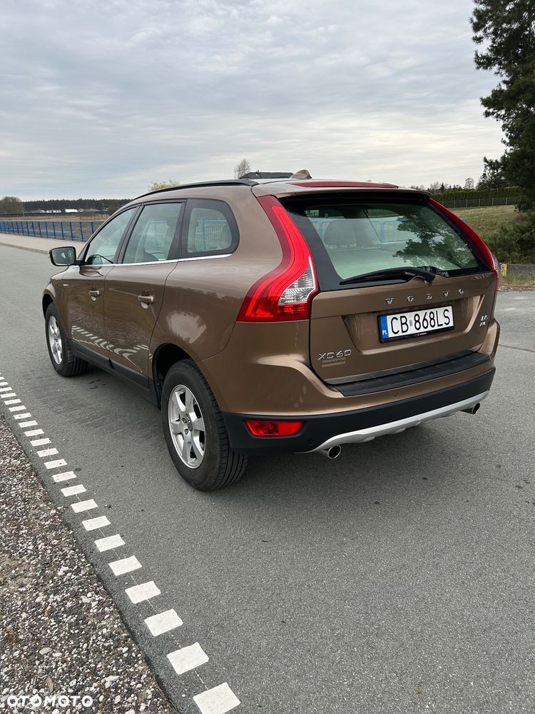 Volvo XC 60 D5 AWD Momentum - 3