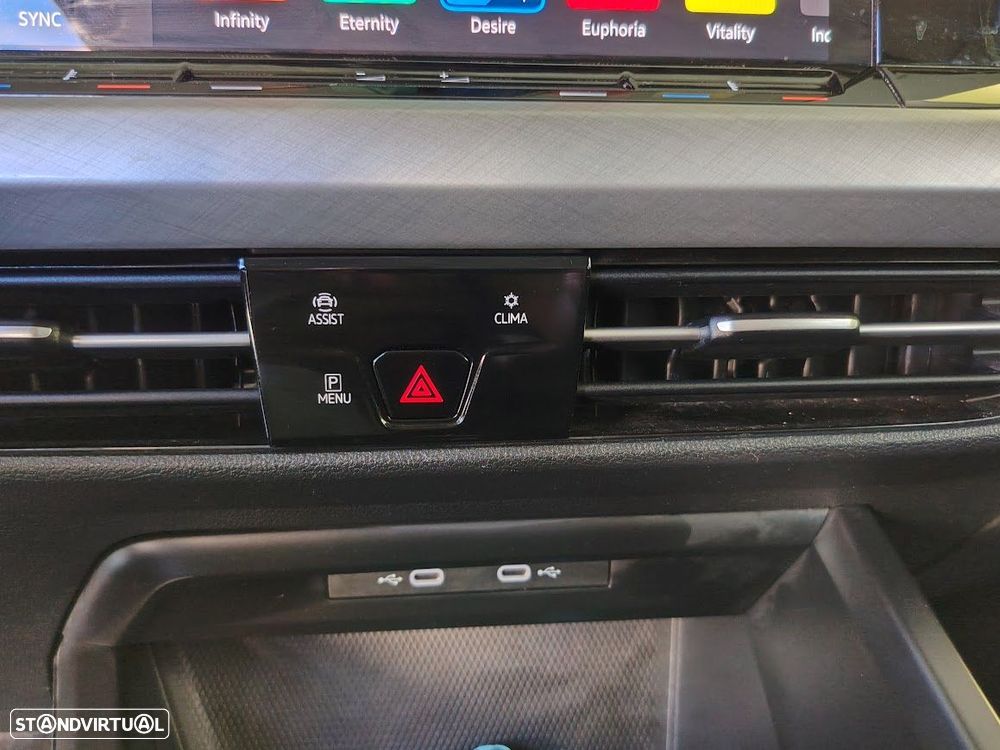 VW Golf Variant - 29