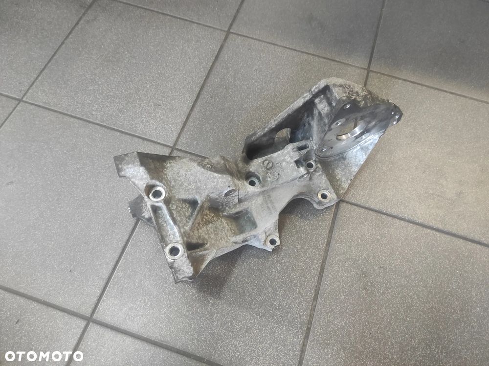 ŁAPA WSPORNIK ALTERNATORA 03L903143R 2.0 TDI CAŁA SPRAWNA VW AUDI SEAT SKODA WYSYŁKA !!!!!! - 1