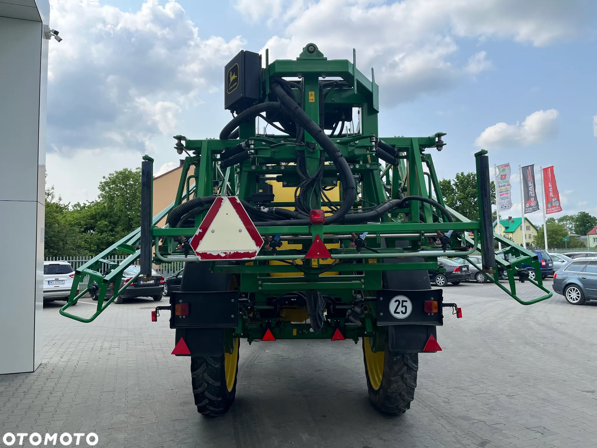 John Deere 832 - 5