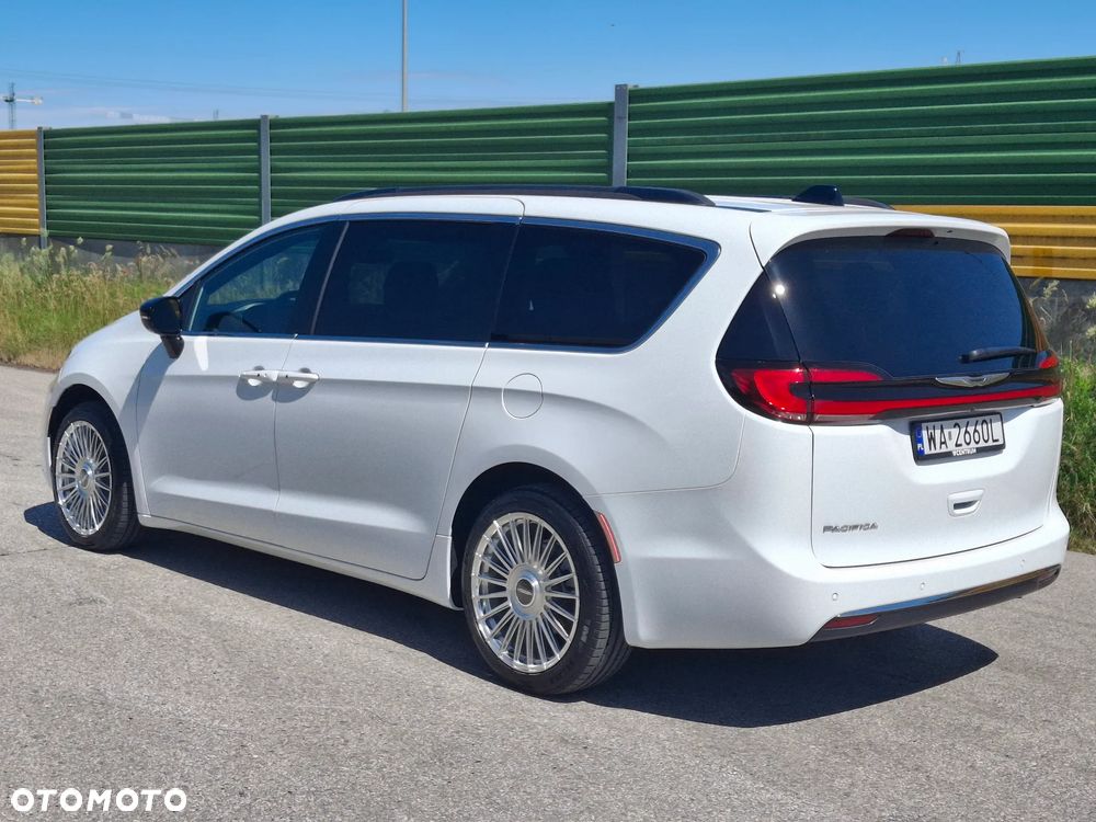 Chrysler Pacifica - 8