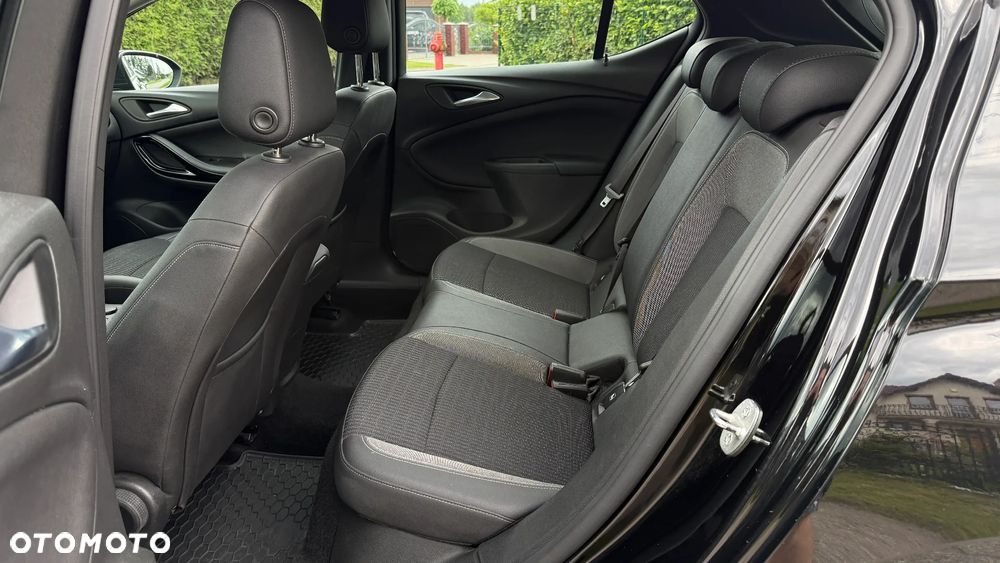 Opel Astra 1.2 T Business Elegance S&S - 13