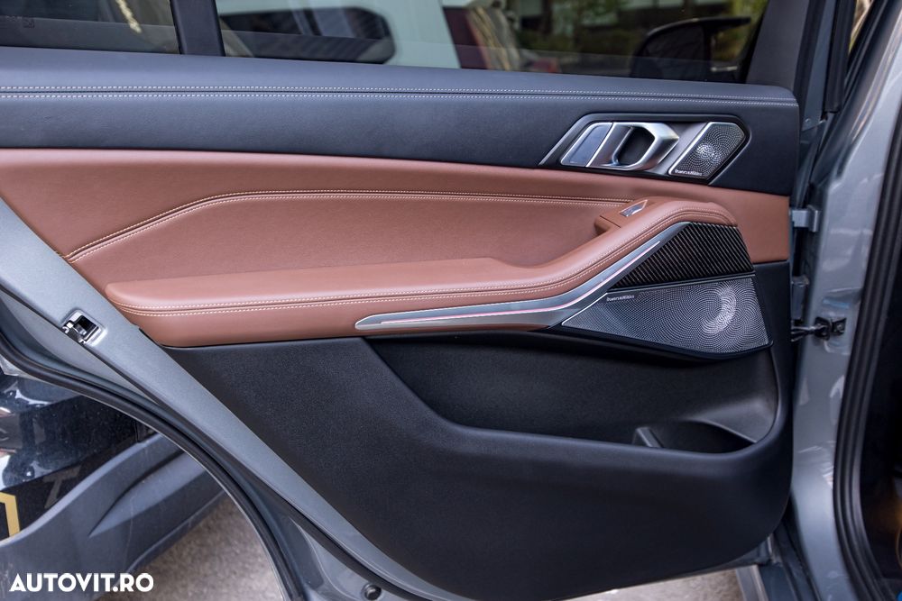 BMW X7 M60i xDrive AT MHEV - 40