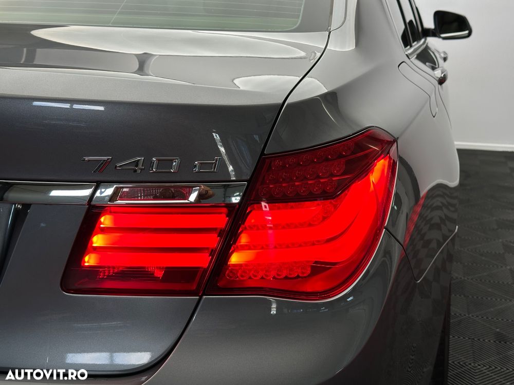 BMW Seria 7 740d xDrive - 36