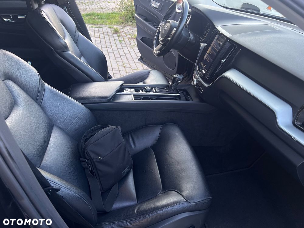 Volvo XC 60 T5 AWD Momentum - 10