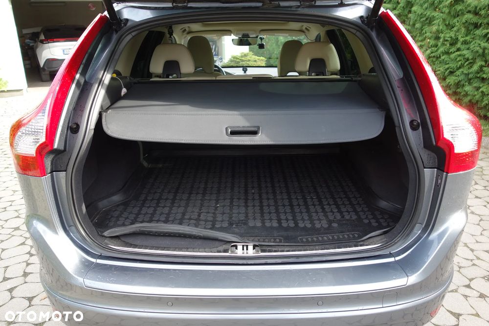 Volvo Xc 60 2017 photo 3