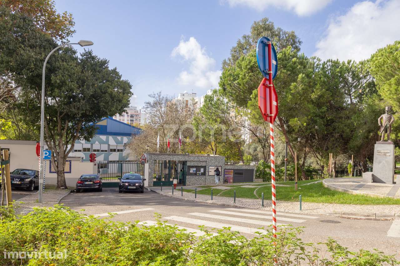 Restaurante/ Snack-Bar junto à escola secundária Camilo Castelo Bra... - Grande imagem: 4/21