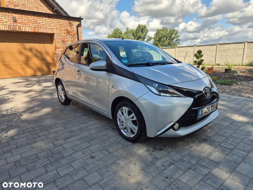 Toyota Aygo x-play Edition-S - 2