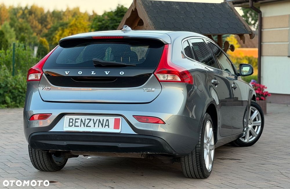 Volvo V40 T2 Inscription - 24