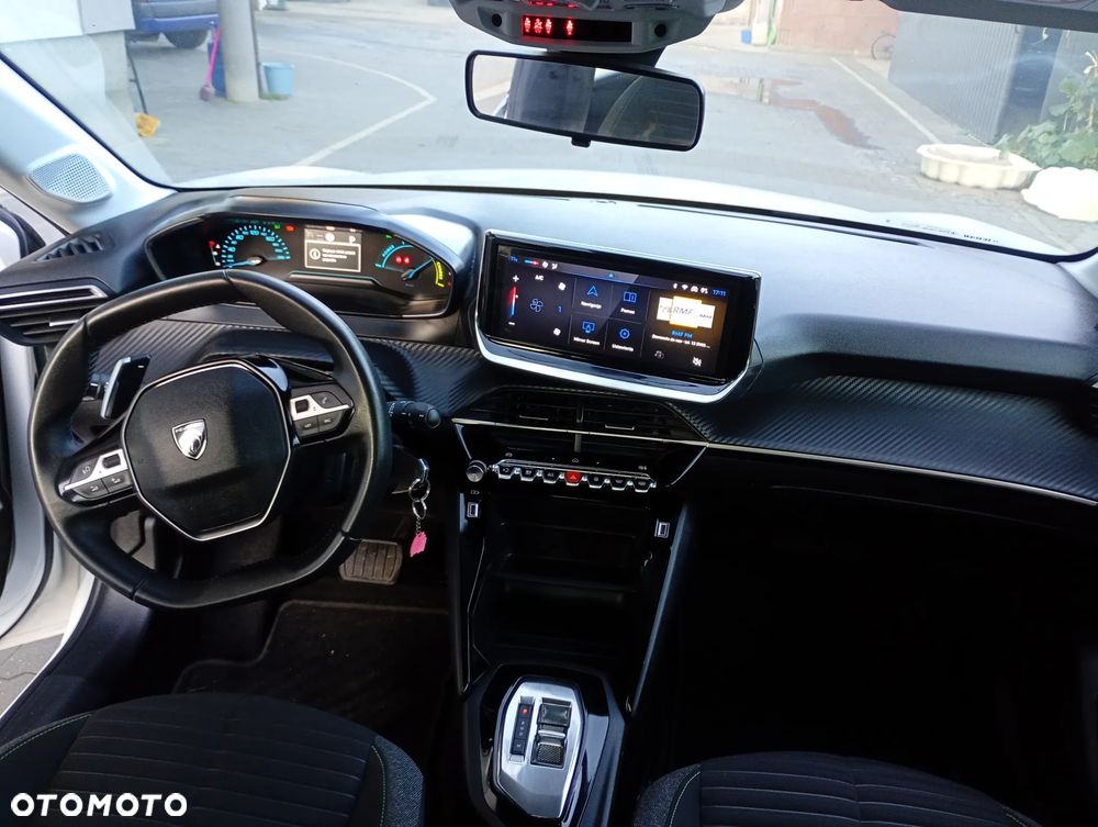 Peugeot 208 - 9