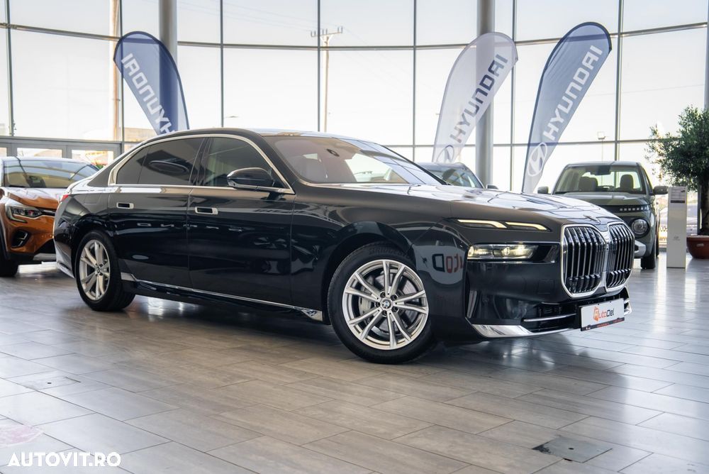 BMW Seria 7 740d xDrive MHEV - 31