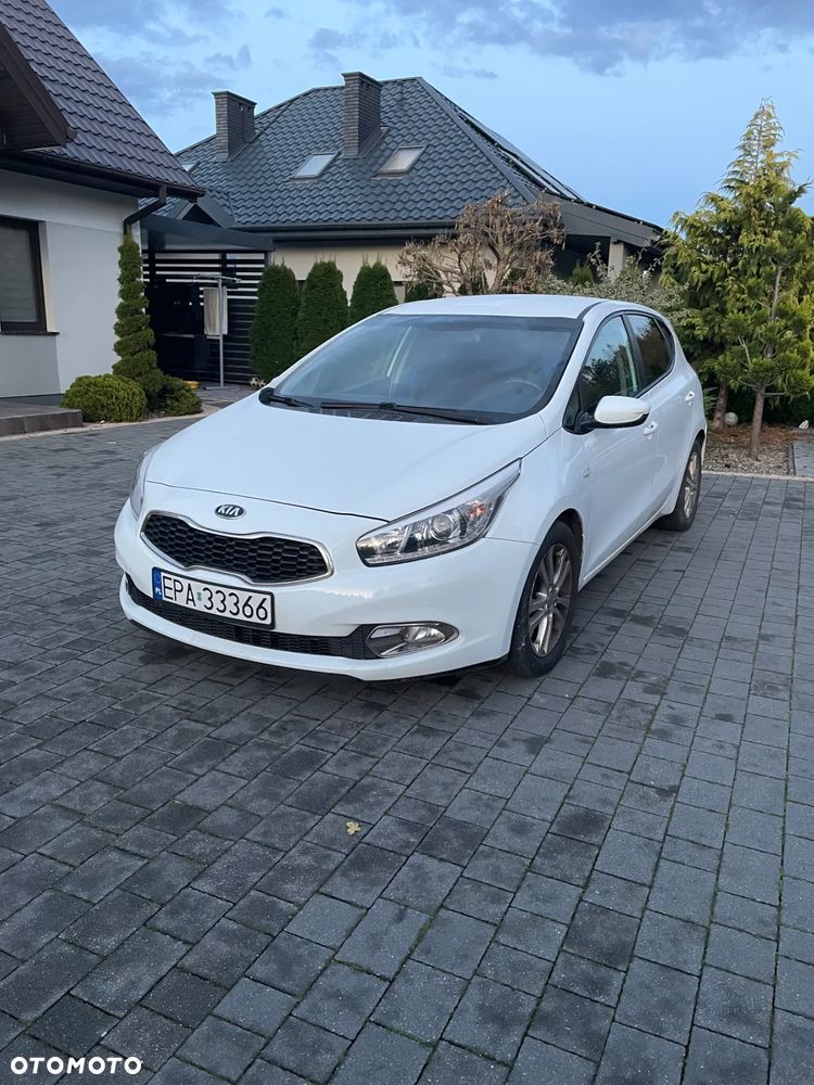 Kia Ceed - 9