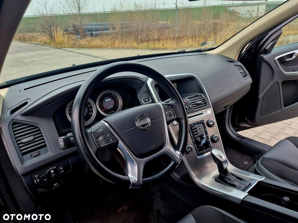 Volvo XC 60 2.4D AWD Momentum - 9