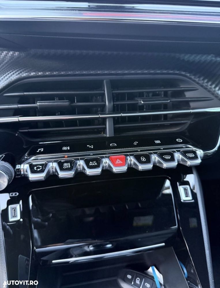 Peugeot 208 1.2 L PureTech STT EAT8 GT Pack - 20