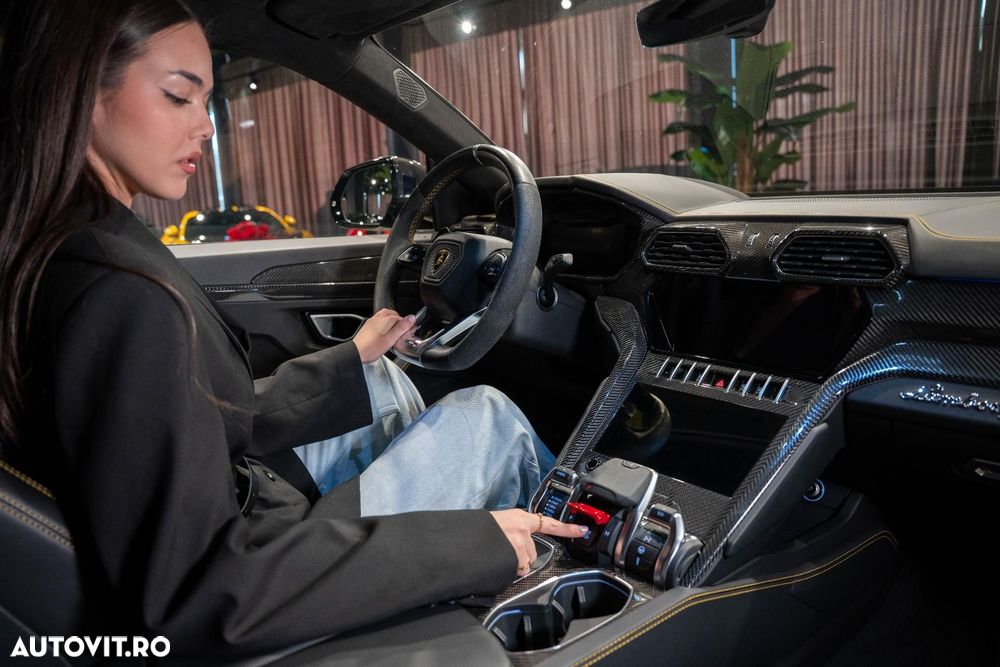 Lamborghini URUS - 26