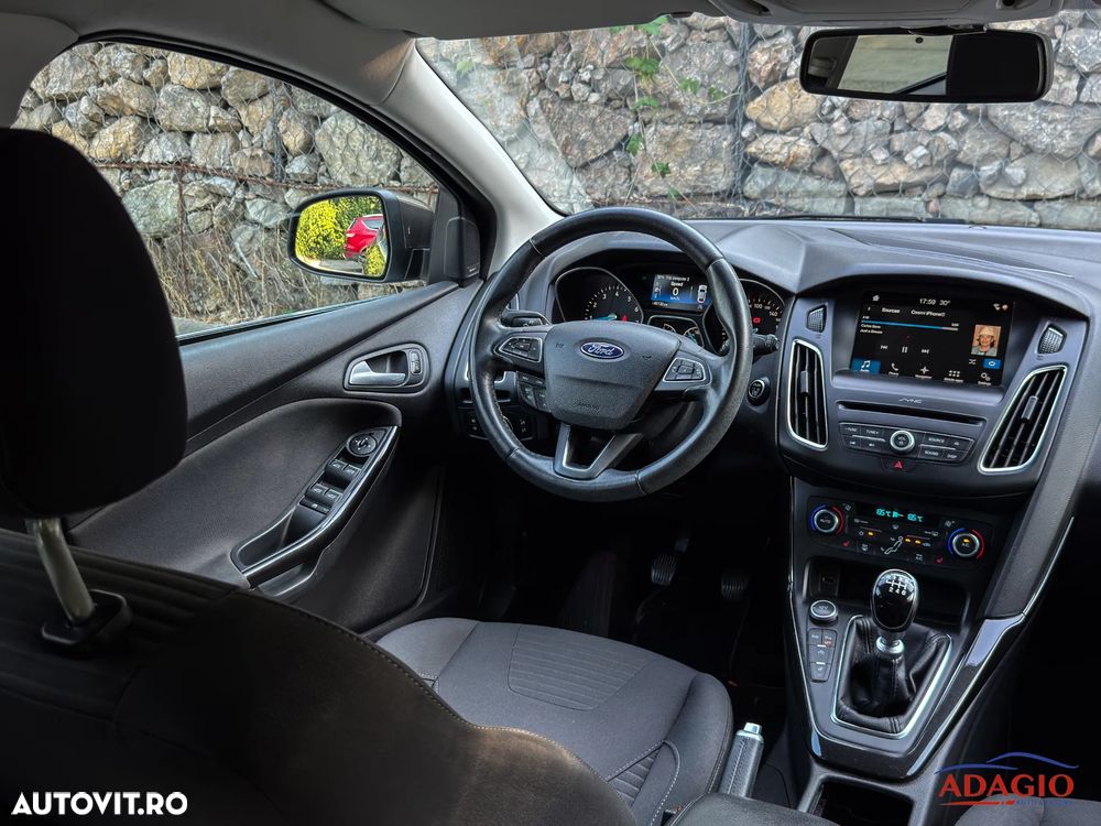 Ford Focus 1.0 EcoBoost Titanium Business - 16