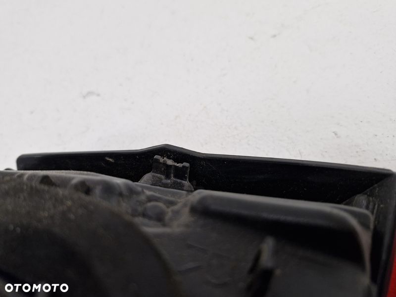 NISSAN QASHQAI 2 II J11 LAMPA PRAWY TYŁ PRAWA TYLNA W KLAPĘ - 8