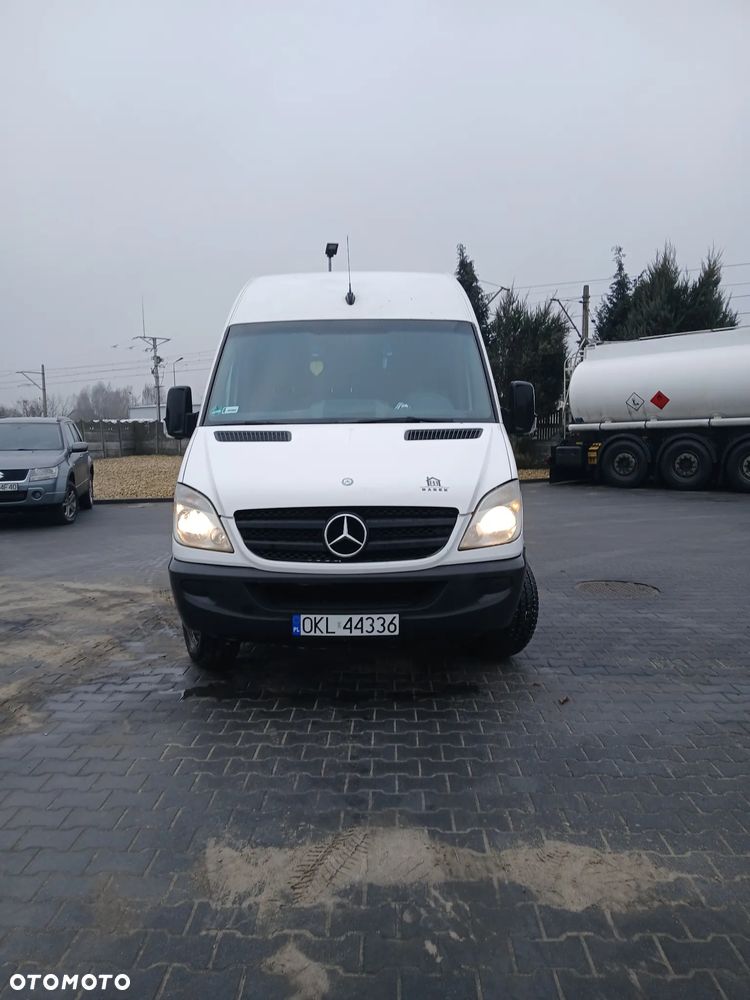 Mercedes-Benz Sprinter - 2